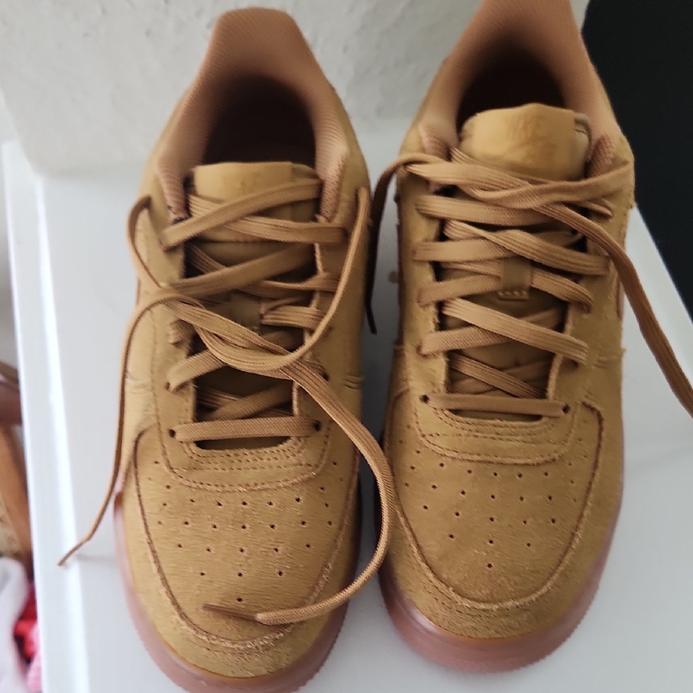 Nike Tan Sneakers
